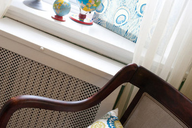 Example of an eclectic family room design in Philadelphia