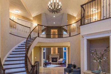 Example of a classic entryway design in New York