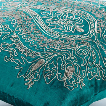 Green Decorative Pillow Covers 18"x18" Velvet, Royal Duke