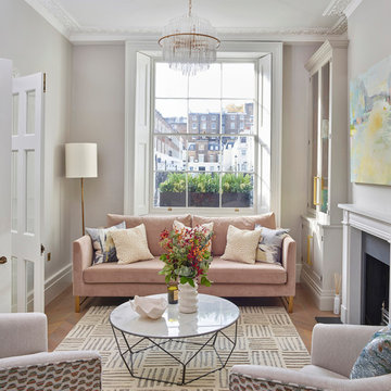 Elegant living room in Kensington