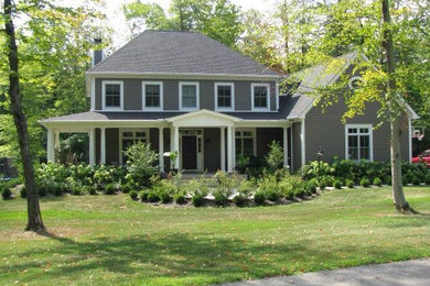 Example of a classic exterior home design in Columbus