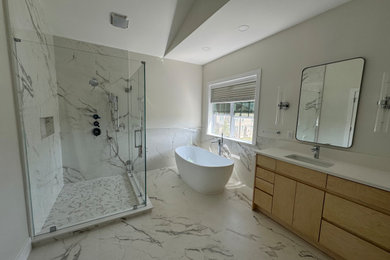 Example of a minimalist bathroom design in Philadelphia