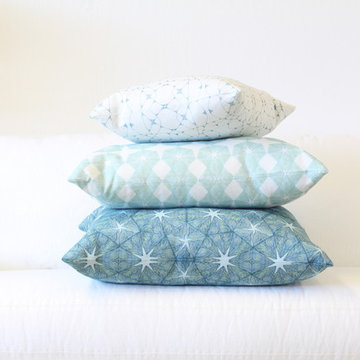GUILDERY PILLOW VIGNETTES