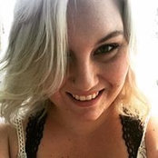 Kelly Kelly's photo