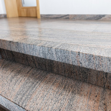 60er Jahre Steintreppenhaus mit dünnen Steinstufen modernisieren