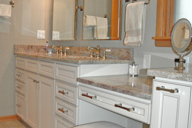 Inspiration for a timeless bathroom remodel in Milwaukee
