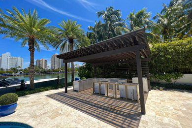 Example of a patio design in Miami