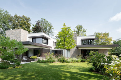 Example of a trendy home design design in Munich