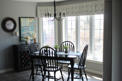 Dining room - dining room idea in Toronto