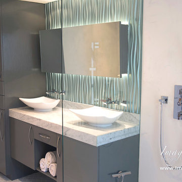 Master Bath Waterproof Veneer Plaster & Metallic Tile