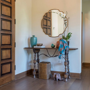 La Canada Blvd Residence: Entry