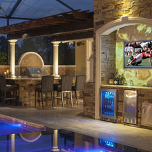 Pool / Outdoor