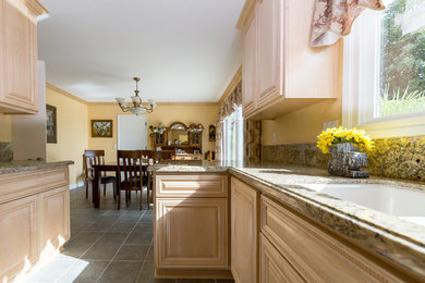 Example of a classic home design design in Los Angeles