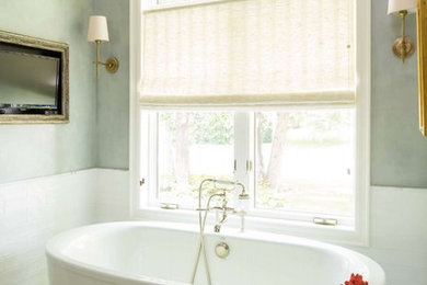 Example of a transitional bathroom design in Minneapolis
