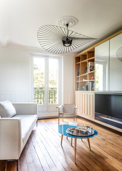 Современный Семейная комната by Cr&eacute;ateurs d'Int&eacute;rieur