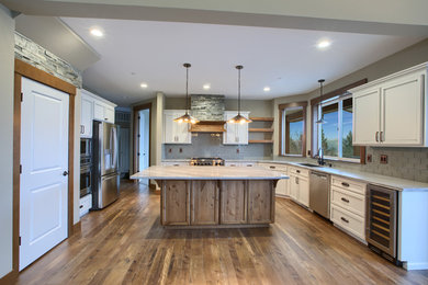 Mountain style kitchen photo in Seattle