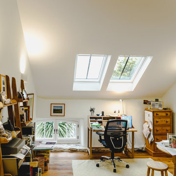 Shabby-chic style studio with lots of light