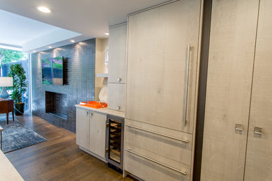 Transitional home design photo in Houston