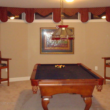 Family Room | Soft Shaped Cornice w/ Banner