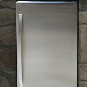 Designer Series Automatic Outdoor Icemaker