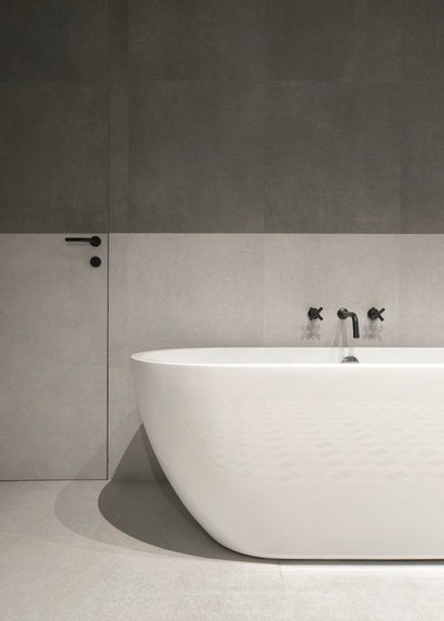 Современный Ванная комната by INT2architecture
