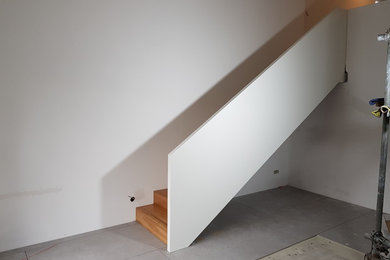 Wohnhaustreppe weiß/Eiche
