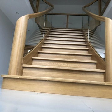 T shape Oak staircase with glass balustrade