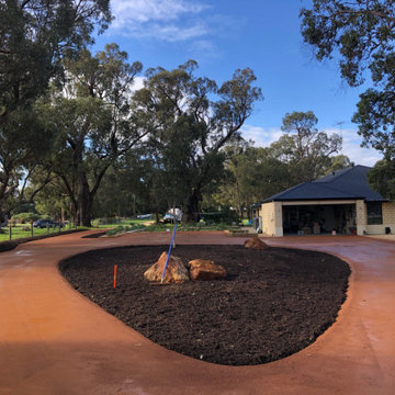 Ravenswood Entry Statement and Gardens