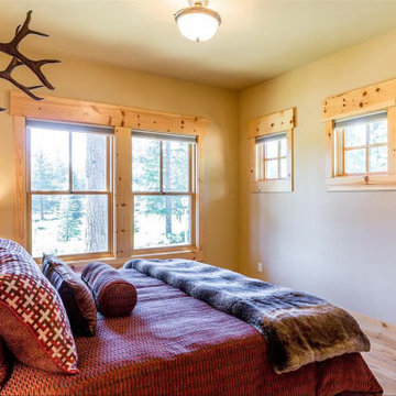 SECONDARY BEDROOM - FURNISHINGS & DECOR