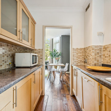Spaciuos Victorian Flat with Contemporary Decor