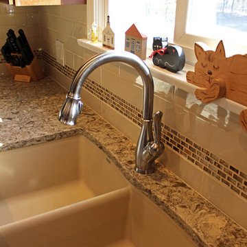 Kitchen Remodel with Medallion Cherry Raised Panel Cabinets & Quartz Countertop
