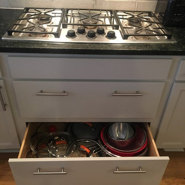 Modern Kitchen Remodel Done With New Portable Kitchen Island