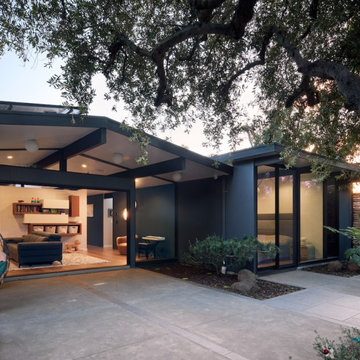 Flowing Courtyard Eichler