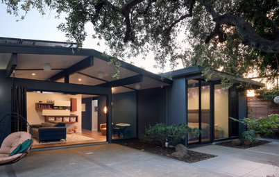 Houzz Tour: Midcentury Home Updated for Multigenerational Living