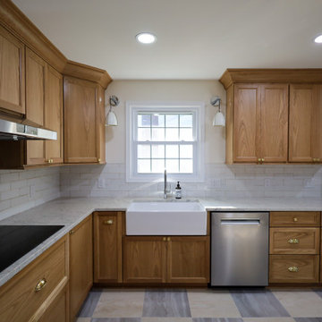From Ordinary to Extraordinary: White Oak & Quartz Kitchen Renovation