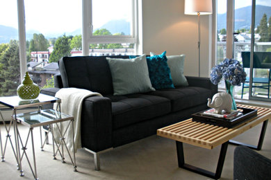 Trendy living room photo in Vancouver