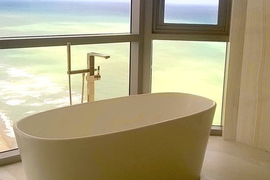 Inspiration for a modern bathroom remodel in Jacksonville