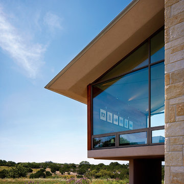 A Glass House in the Hill Country