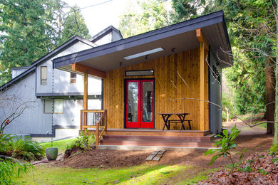 Trendy exterior home photo in Seattle