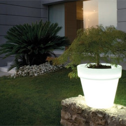 Bordato Liscio Planters Illuminated by Serralunga - Outdoor Lighting