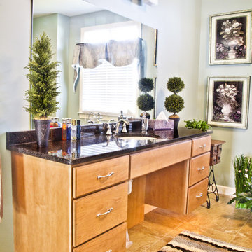 Master Plan Bath with Undercounter Lighting