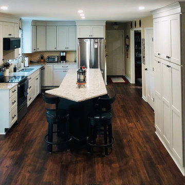 Medallion Maple Irish Cream Parks Place Carriage Black