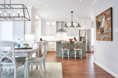 Farmhouse kitchen photo in Toronto
