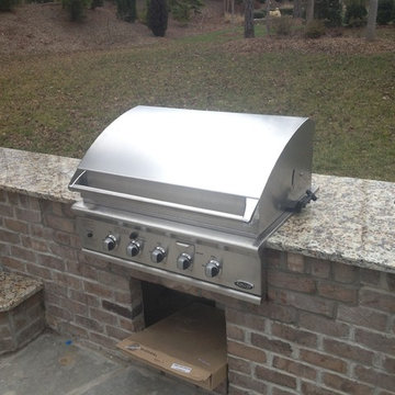 Outdoor Kitchens & Grilling Stations