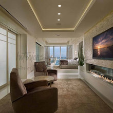 FRONT CLUB CHAIR ROOM