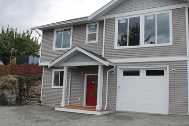 Example of a minimalist home design design in Other