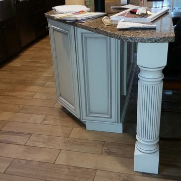 Omega Morocco Two Tone Cabinets & Silestone Sienna Ridge Quartz Countertops