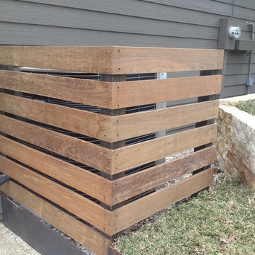 Ipe Hardwood Decking around Pool with Horizontal Pencil Rod Railing