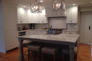 Photo of a mid-sized transitional kitchen in Cincinnati.