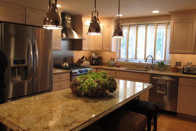 Kitchen - traditional kitchen idea in Other